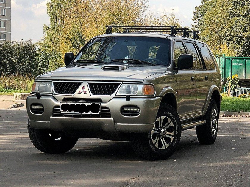 Mitsubishi Pajero Sport 1