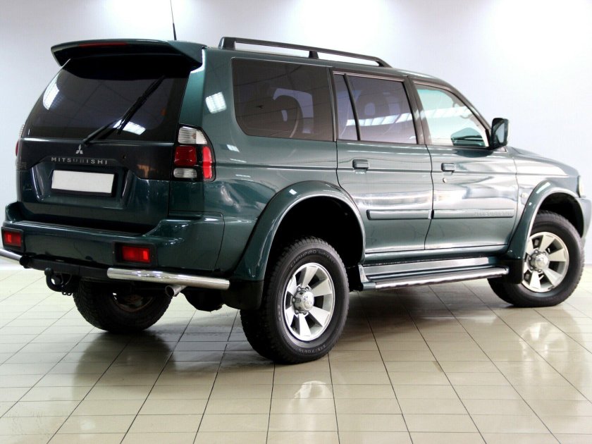 Мицубиси Монтеро спорт