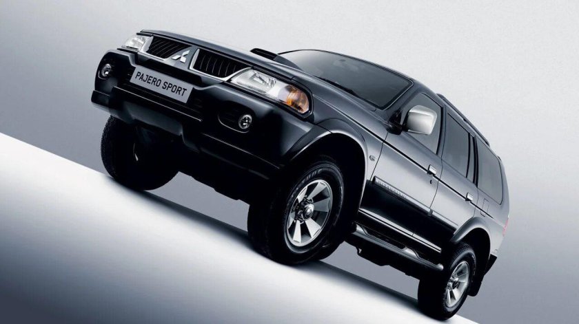 Mitsubishi Pajero Sport 4