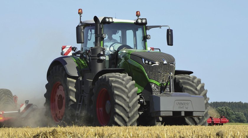 Трактор Фенд 1050