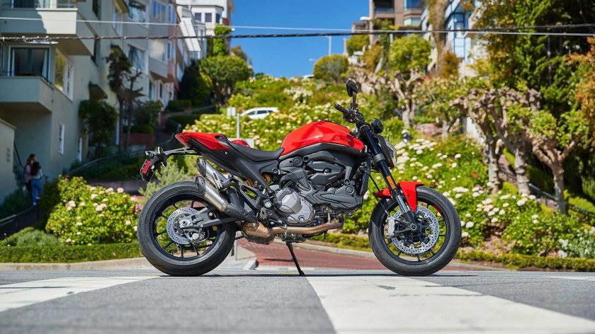 Ducati monster 937