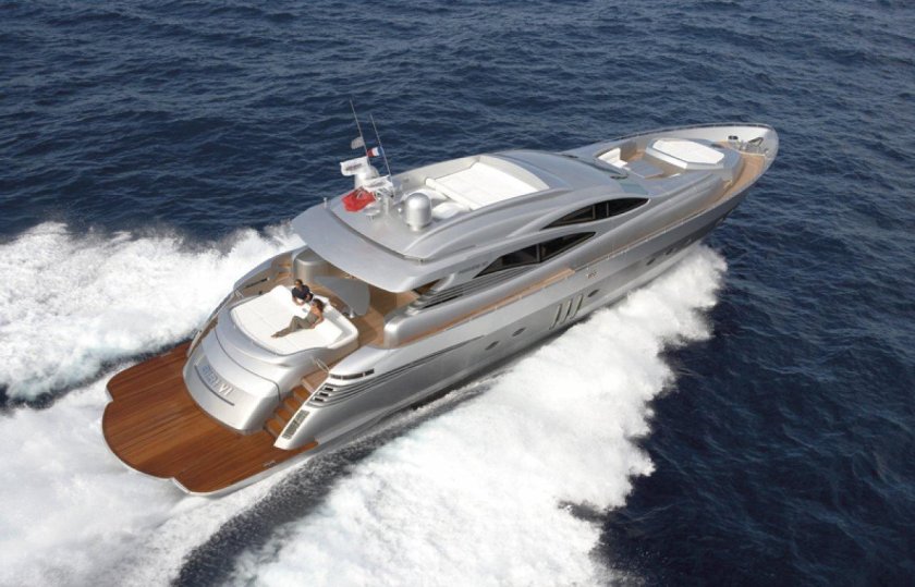 Яхта моторная Першинг