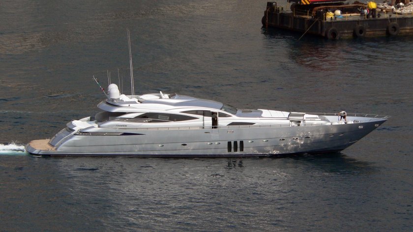 Яхта Першинг 140