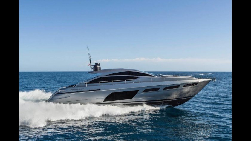 Яхта моторная Першинг