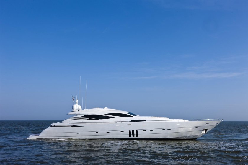 Яхта моторная Першинг