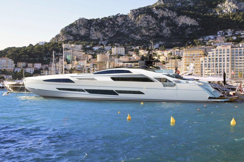 Яхта моторная Першинг