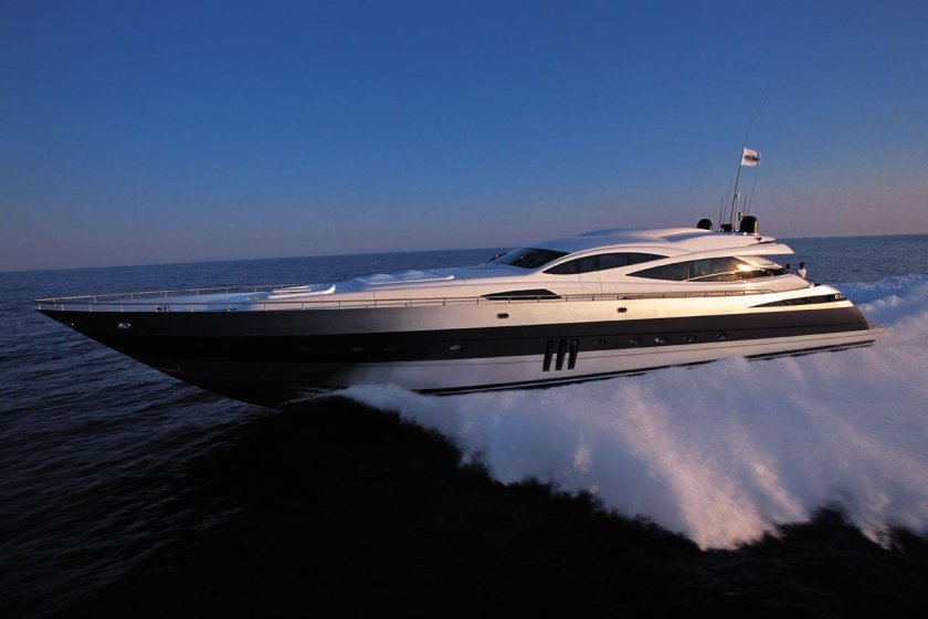 Яхта Першинг 115