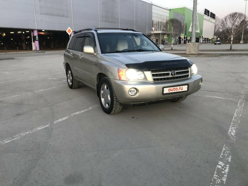 Хайлендер 2002 года по бездорожью