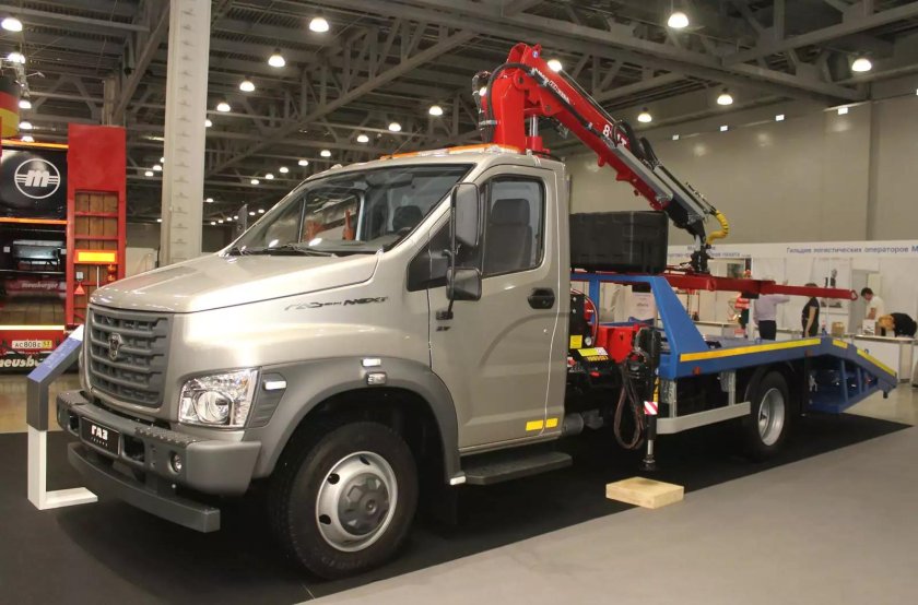 Автоэвакуатор газон Некст