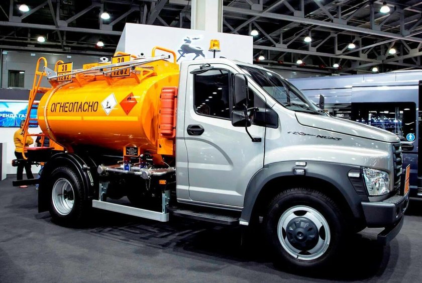 Газон Некст бензовоз