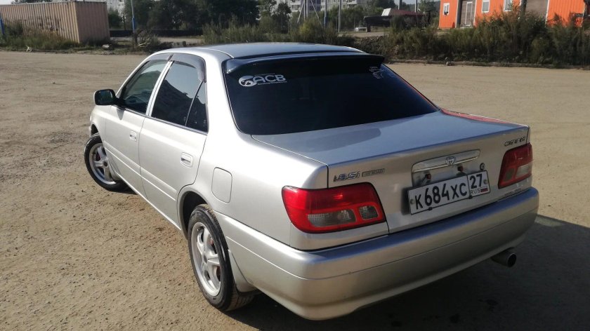 Toyota Carina at211