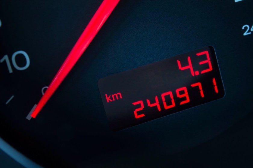 Автомобиль со скрученным пробегом