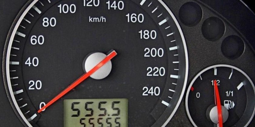 Одометр автомобиля