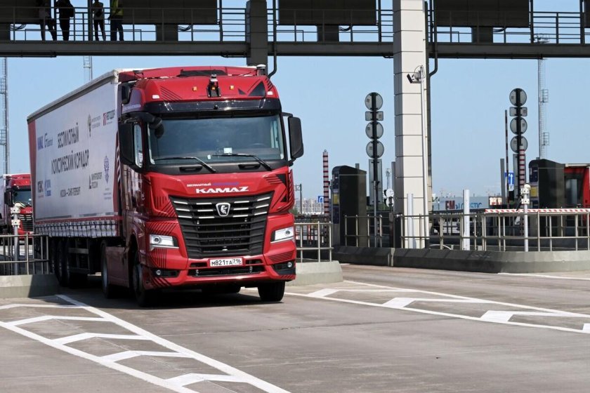 Беспилотные КАМАЗЫ на м11