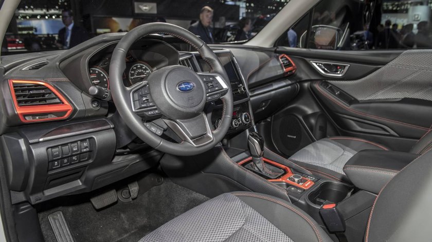 Subaru Forester 2019 салон