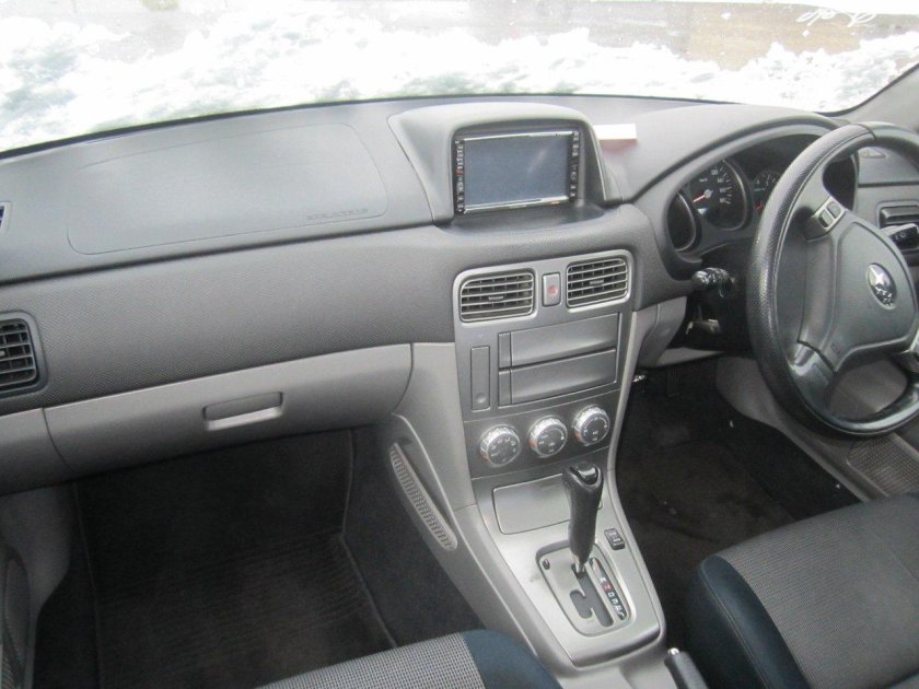 Subaru Forester sg5 салон