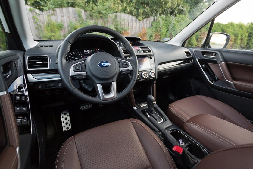 Субару Форестер 2016 салон