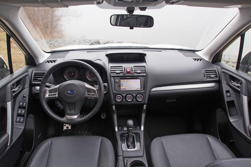 Subaru Forester 2011 салон