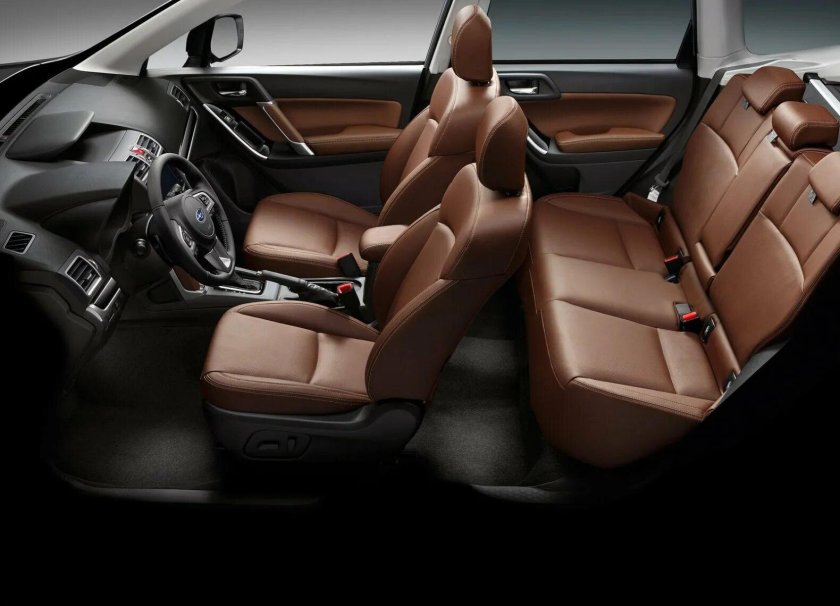 Субару Форестер 2018 салон