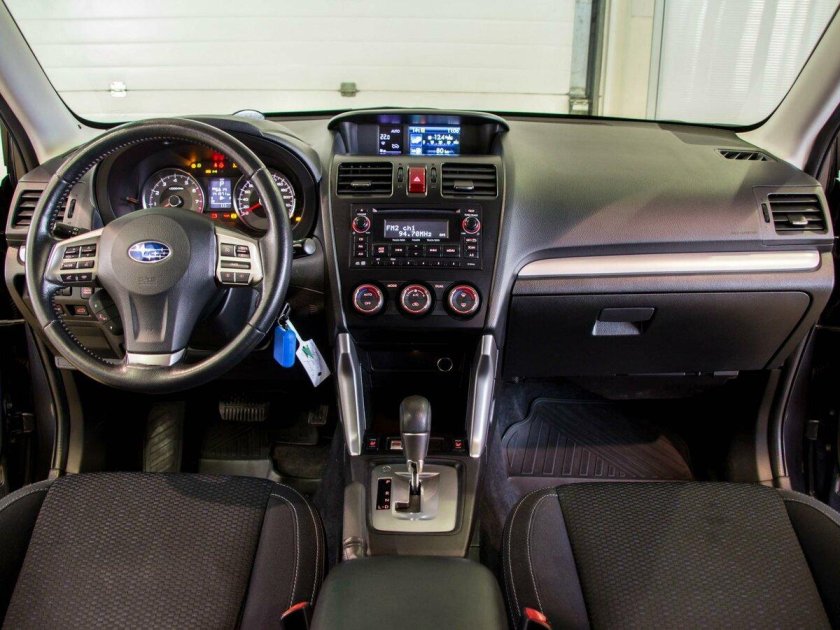 Субару Форестер 2013 салон