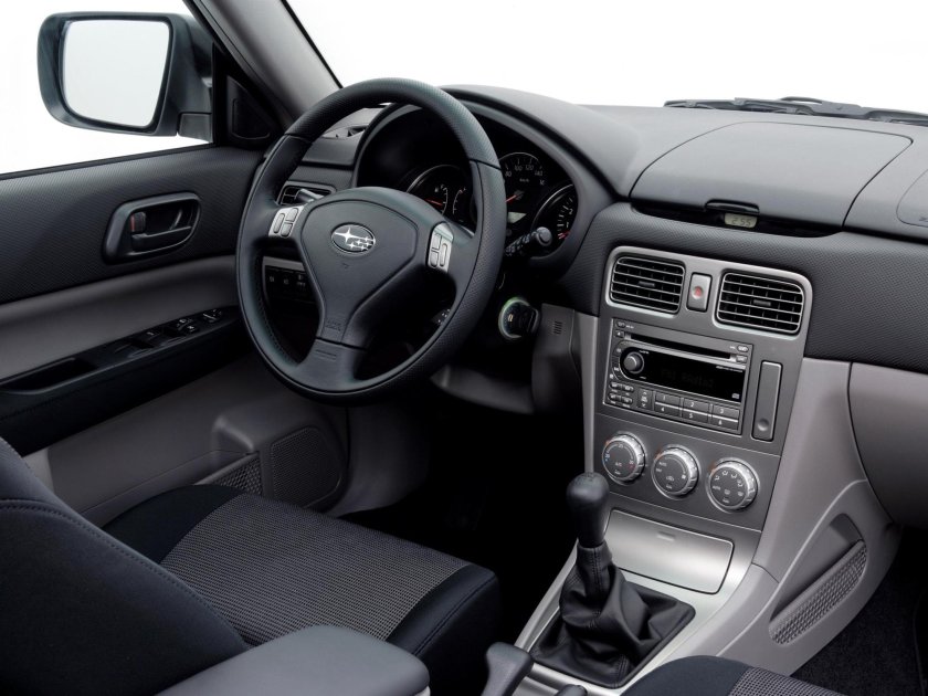 Subaru forester 2006 салон