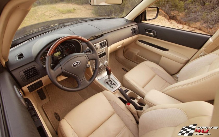 Subaru Forester SG 2005 салон