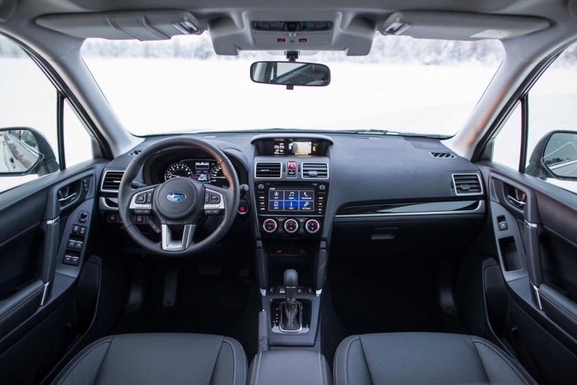 Subaru Forester салон