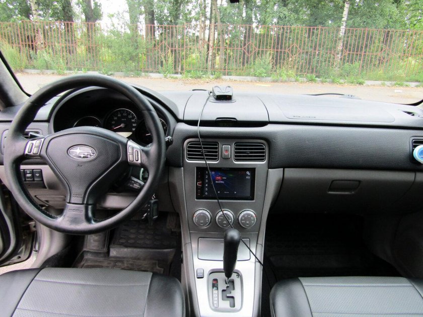 Subaru Forester 2005 салон