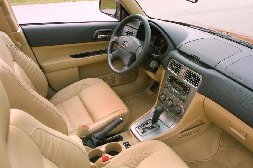Subaru Forester 2003 салон