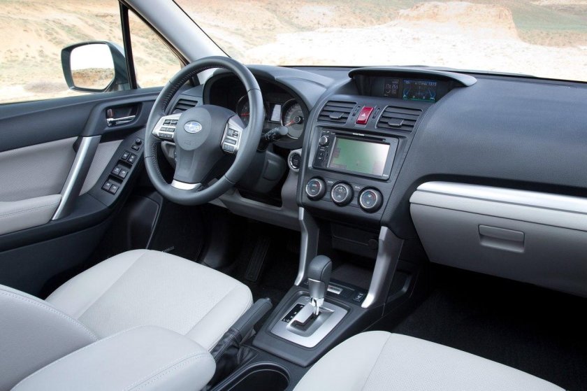 Subaru Forester 2012 салон