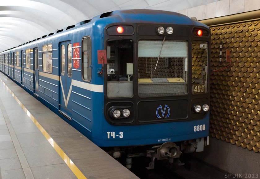 Вагон метро