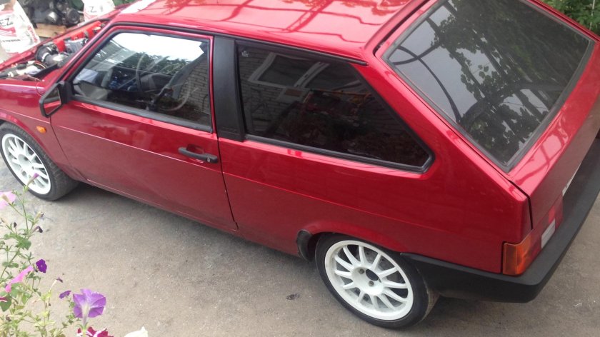 ВАЗ 2108 красная слик