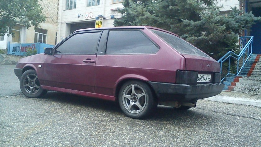 Малиновая Лада 2108