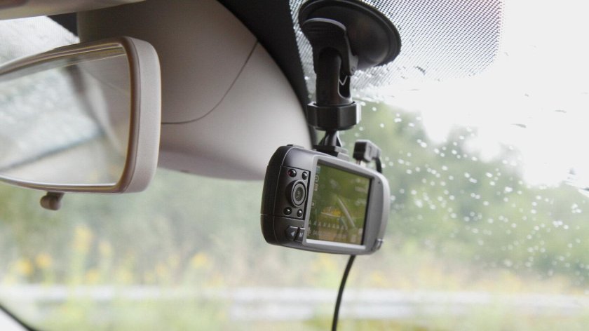 Установка видеорегистратора в автомобиль