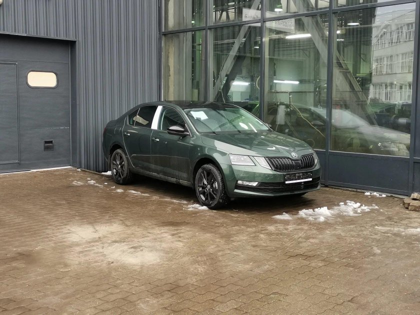 Skoda Octavia a8 зеленая