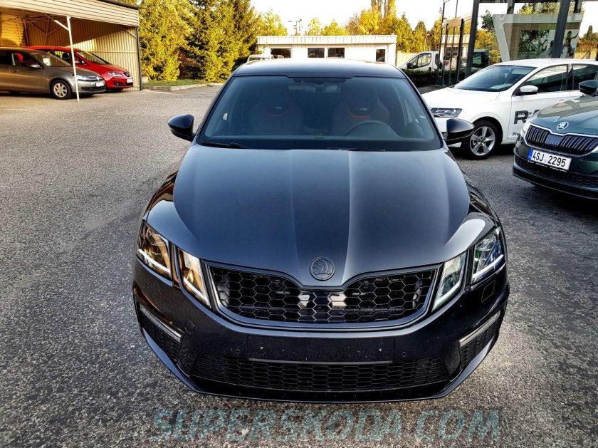 Skoda Octavia a7 RS черная