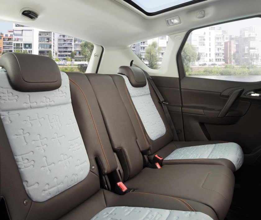 Opel Meriva a 2010 салон