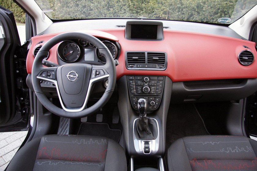 Opel Meriva салон