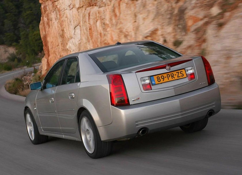 Cadillac CTS V 2004