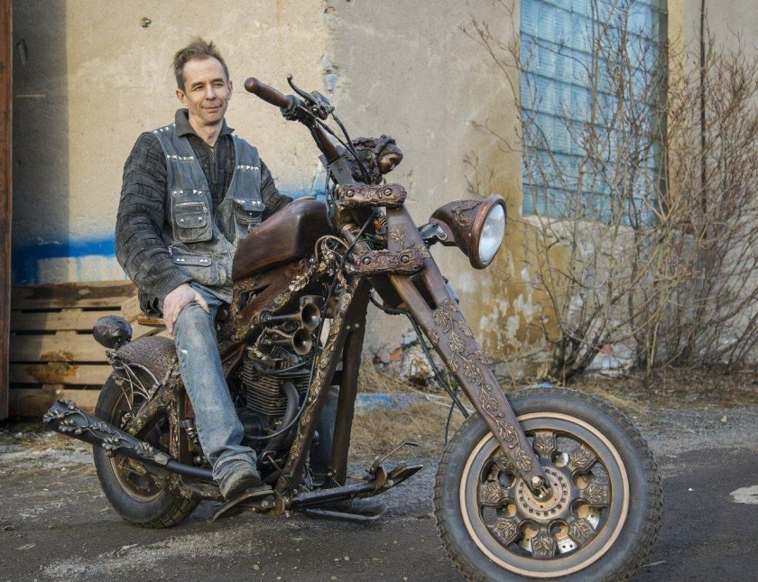 Деревянный мотоцикл