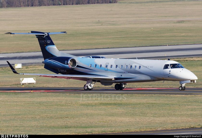 Embraer EMB-135bj Legacy 650