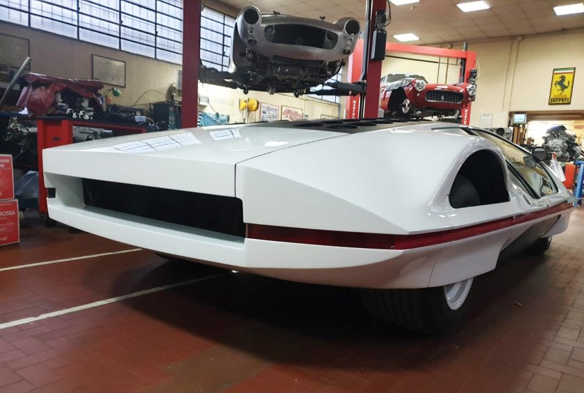 Ferrari modulo Black Concept