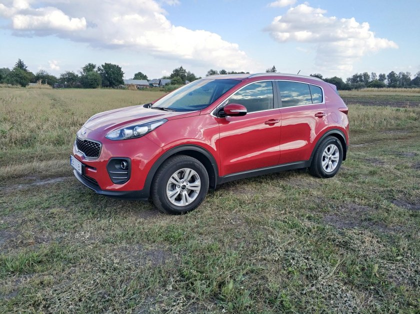 Красный Киа Спортейдж 2021