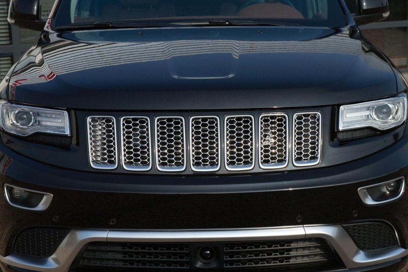 Решетка Jeep Grand Cherokee wk2