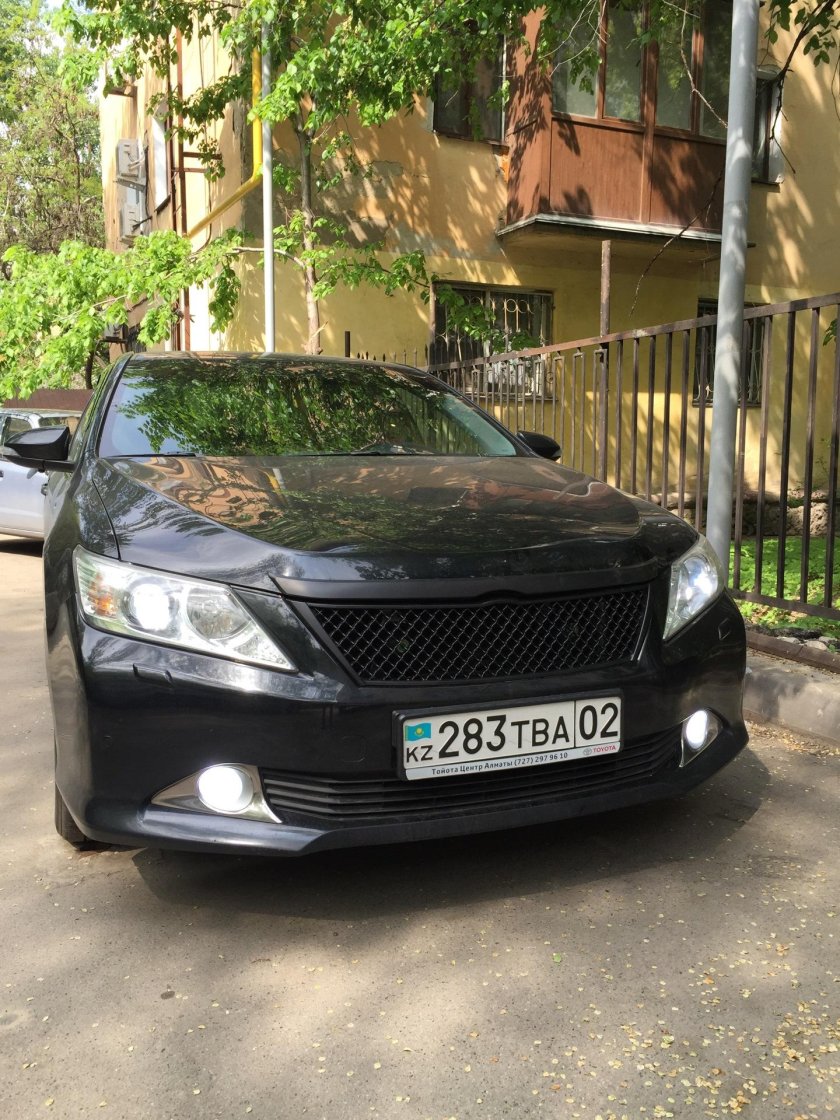 Камри с черной решеткой
