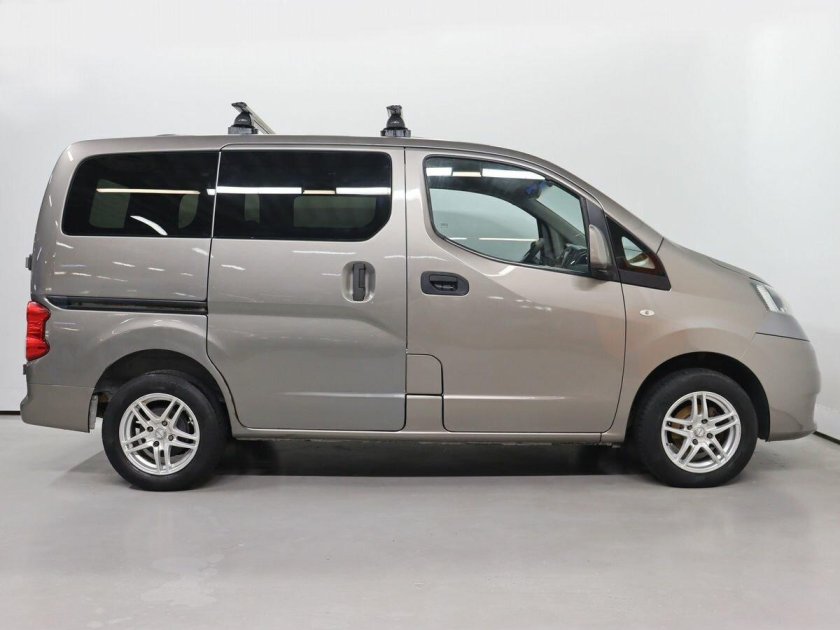 Ниссан нв 200 комплектации