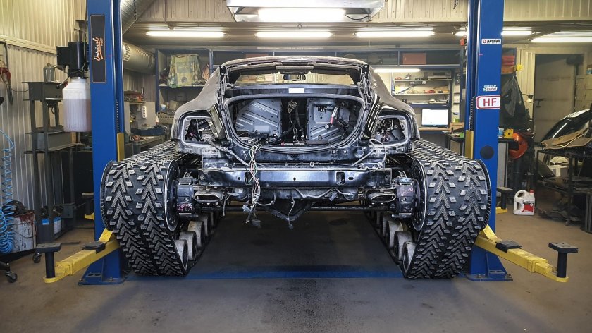 Бентли Континенталь на гусеницах