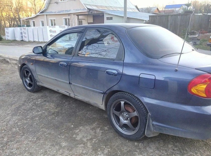 Фото машины без двигателя фото Киа спектра