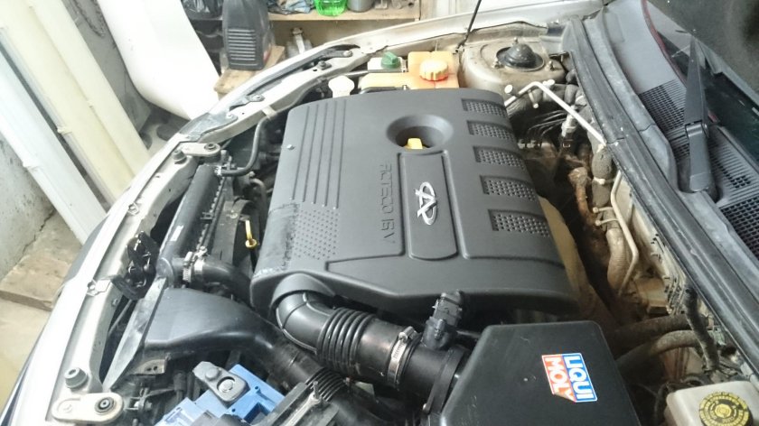 Крышка двигателя Вортекс Эстина 1.6