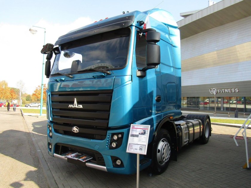 Тягач МАЗ 5440м9